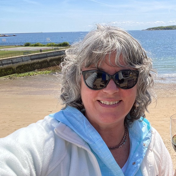 Meet your Posher, Tanya - Picture 2 of 2